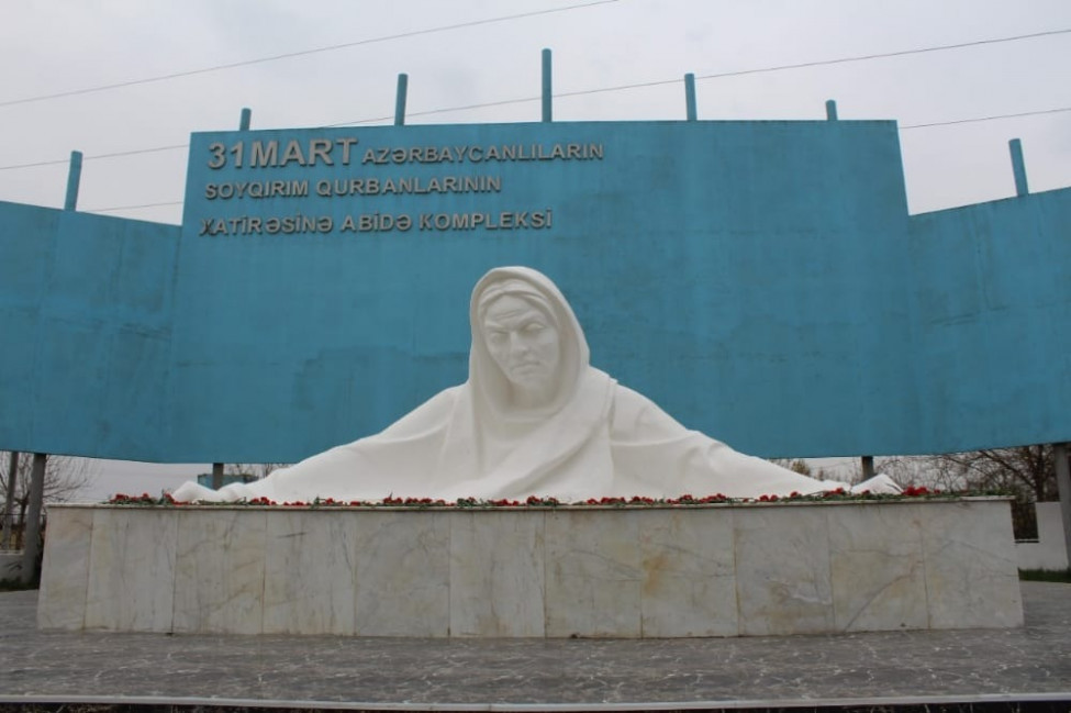 ATİAHİ Sabirabad rayon komitəsi 31 mart Azərbaycanlıların soyqırımı abidəsini ziyarət edib