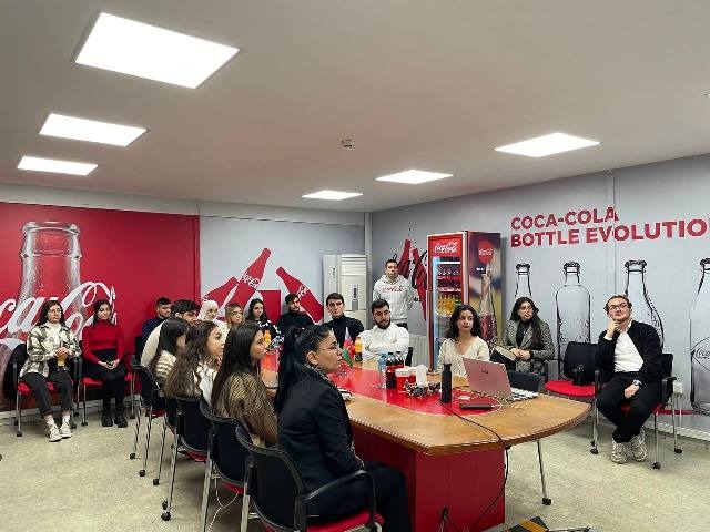 UNEC tələbələri növbəti infoturu: Azerbaijan Coca-Cola Botters